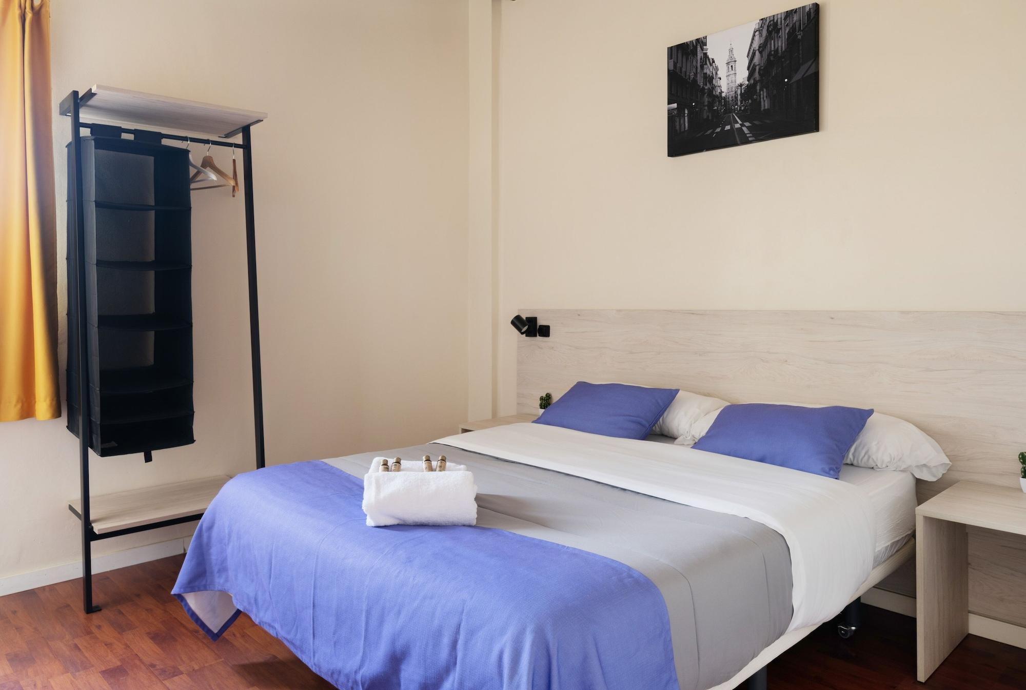 Hostel Purple Nest *